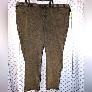LOGO Green Pull-On Jean's 32WT NEW